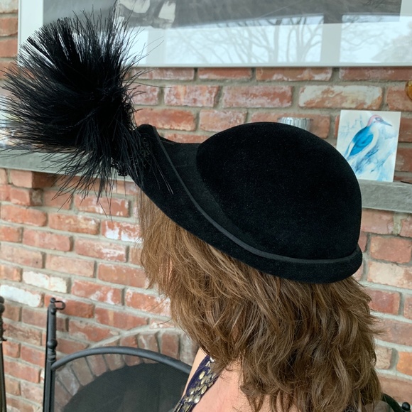 Vintage 1940s Saks Fifth Avenue Black Hat Wool with Feather and Beading - Picture 9 of 16